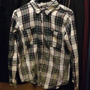 Long sleeve plaid button up shirt